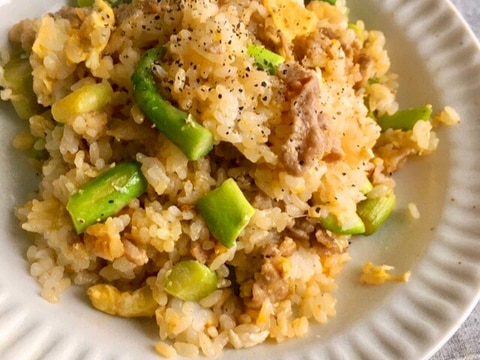 アスパラと豚肉のチャーハン
